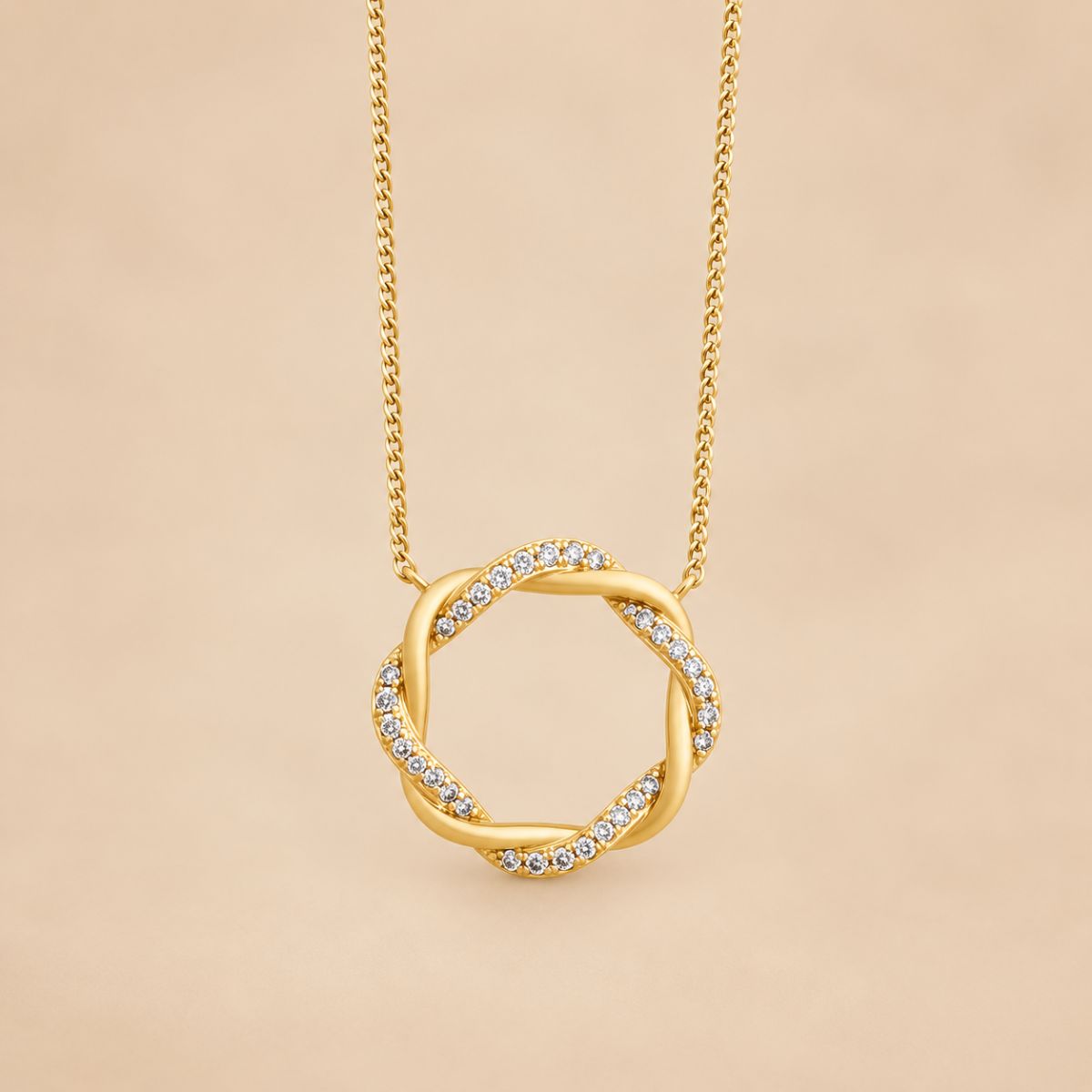 Halskette mit rundem Anhänger aus Gelbgold mit Brillanten von Juwelier Wilmsen