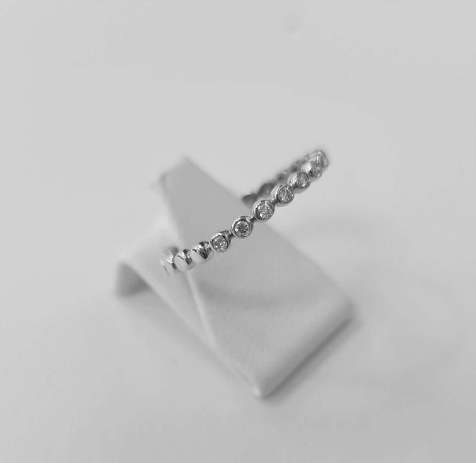 Diamantring • 585 Weißgold • Halb Memory 0,13ct Brillanten